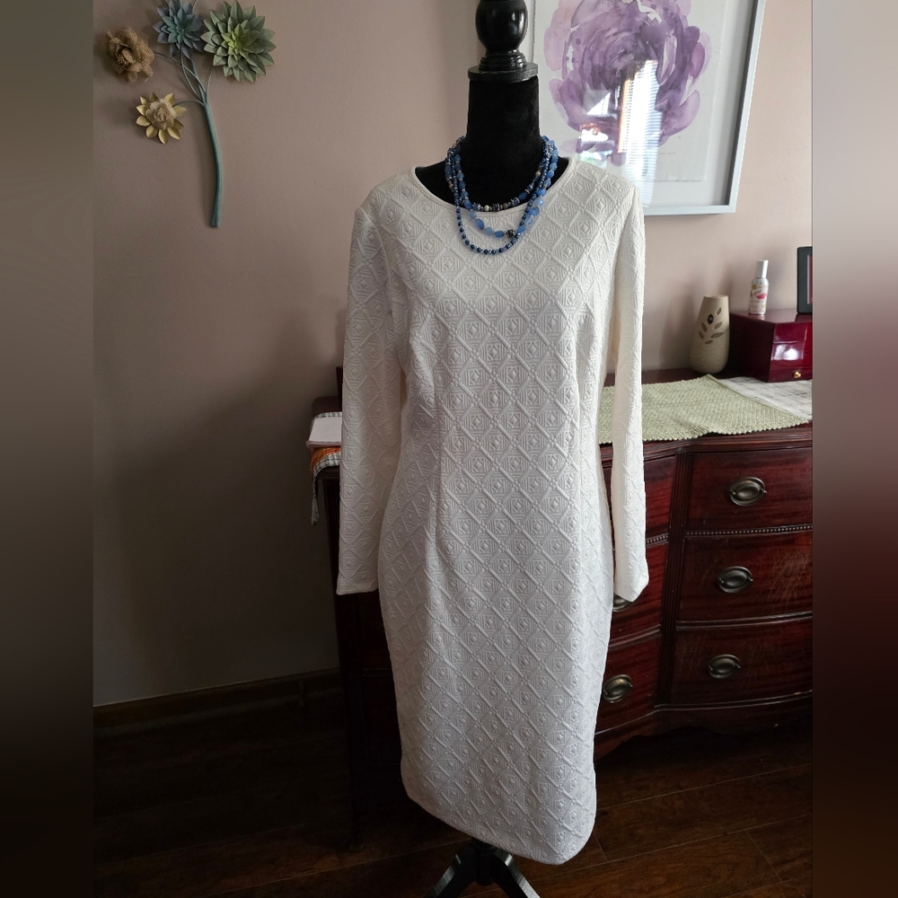 Beautiful Betsey Johnson Winter White Midi Dress